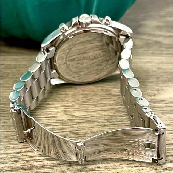 Michael Kors Bradshaw Chronograph Ladies Watch - Picture 5 of 7